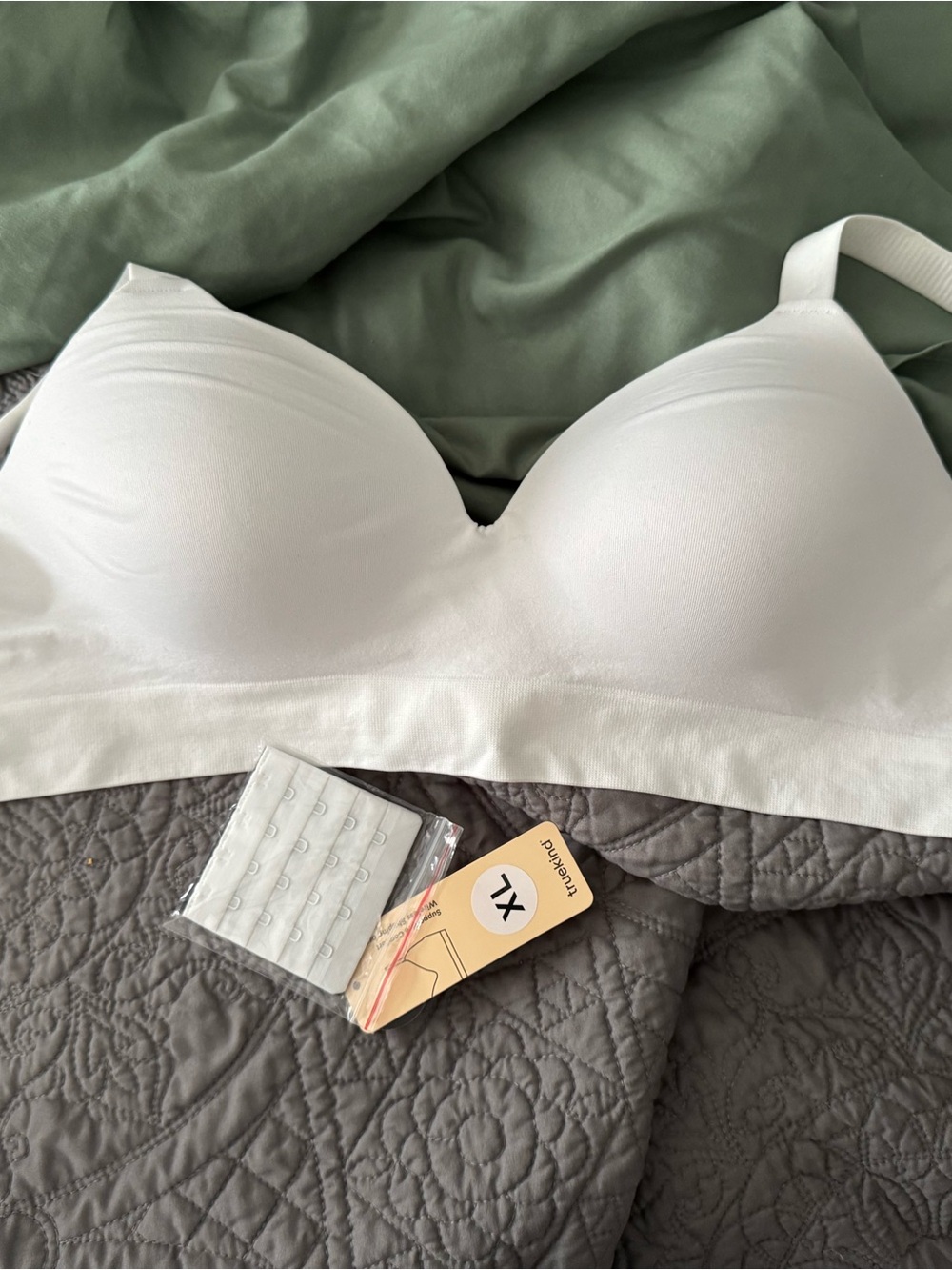 Wireless White Everyday Comfort Bra - Smooth Support